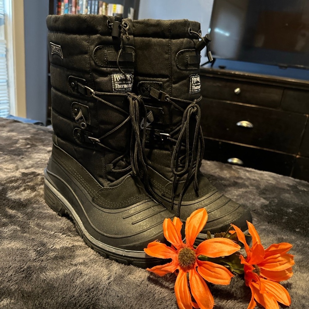 RANGER Black Thermolite lined winter boots for men!